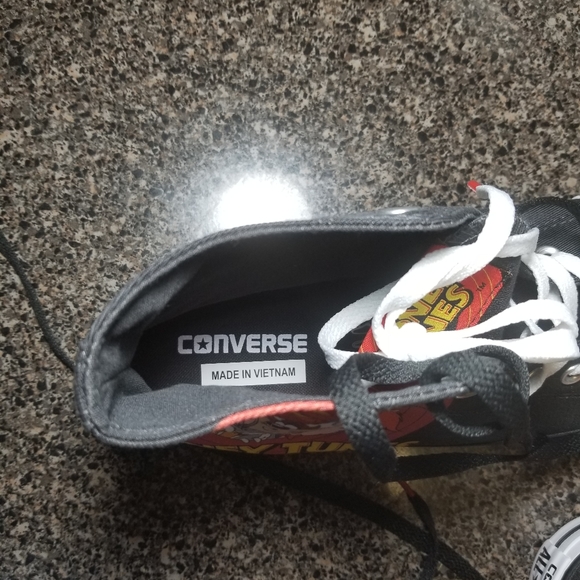 Converse Chuck Taylor All Star Looney Tunes High Top 160901F-001 Mens Size 11 - Picture 4 of 7